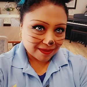 Meet your Posher, Antonia